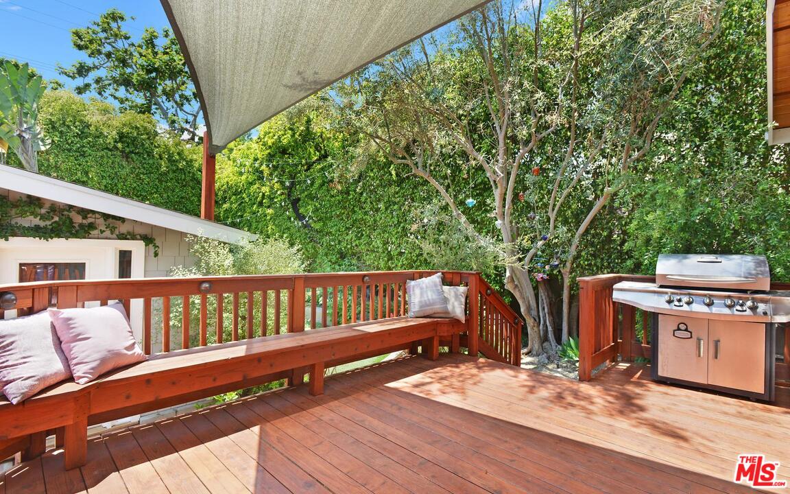 375 Sycamore Road Santa Monica, CA 90402 - Photo 35 of 47
