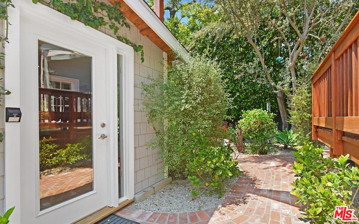 375 Sycamore Road Santa Monica, CA 90402 - Photo 40 of 47