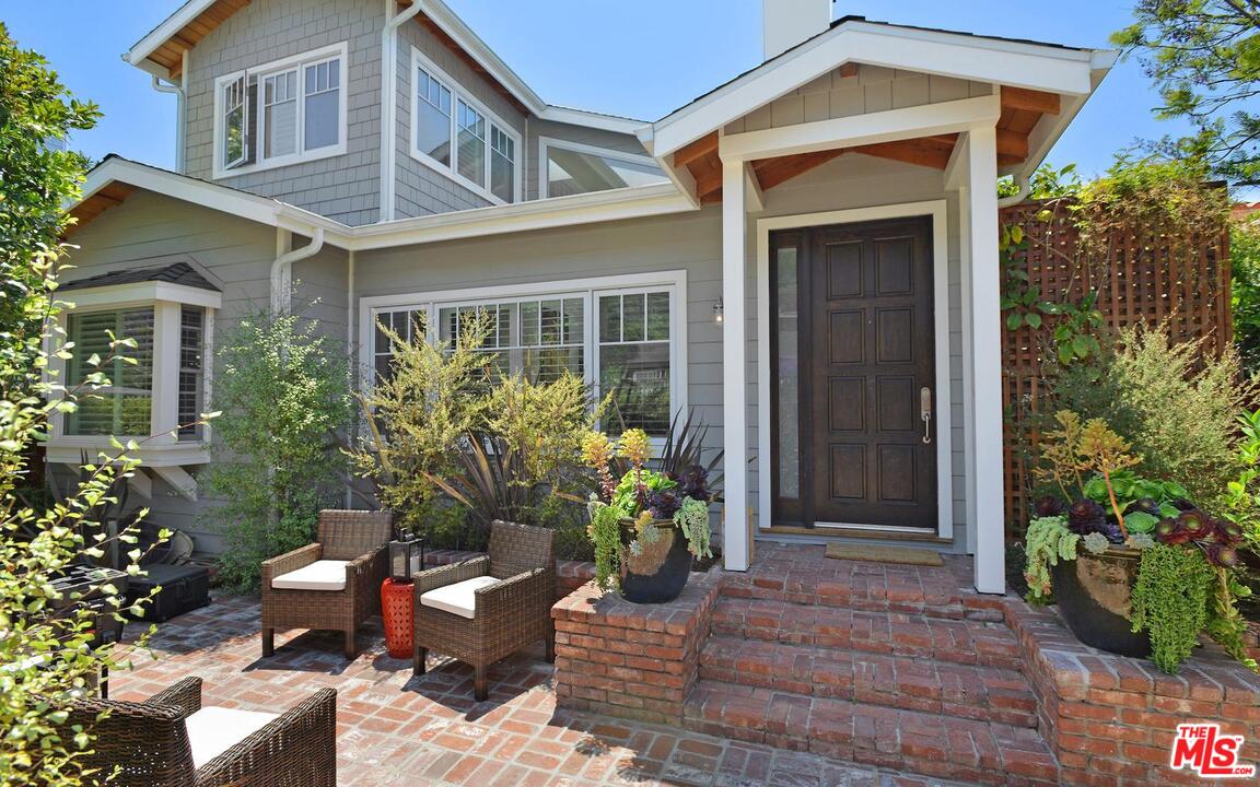 375 Sycamore Road Santa Monica, CA 90402 - Photo 5 of 47