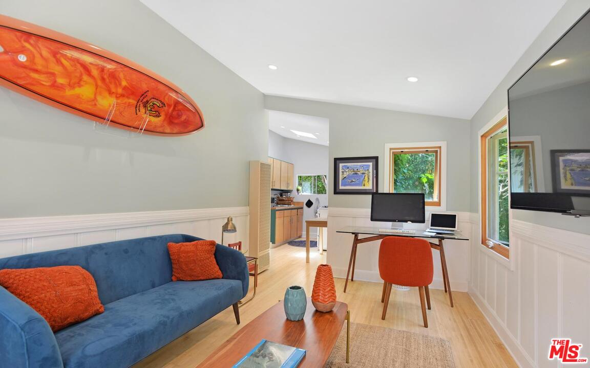 375 Sycamore Road Santa Monica, CA 90402 - Photo 41 of 47