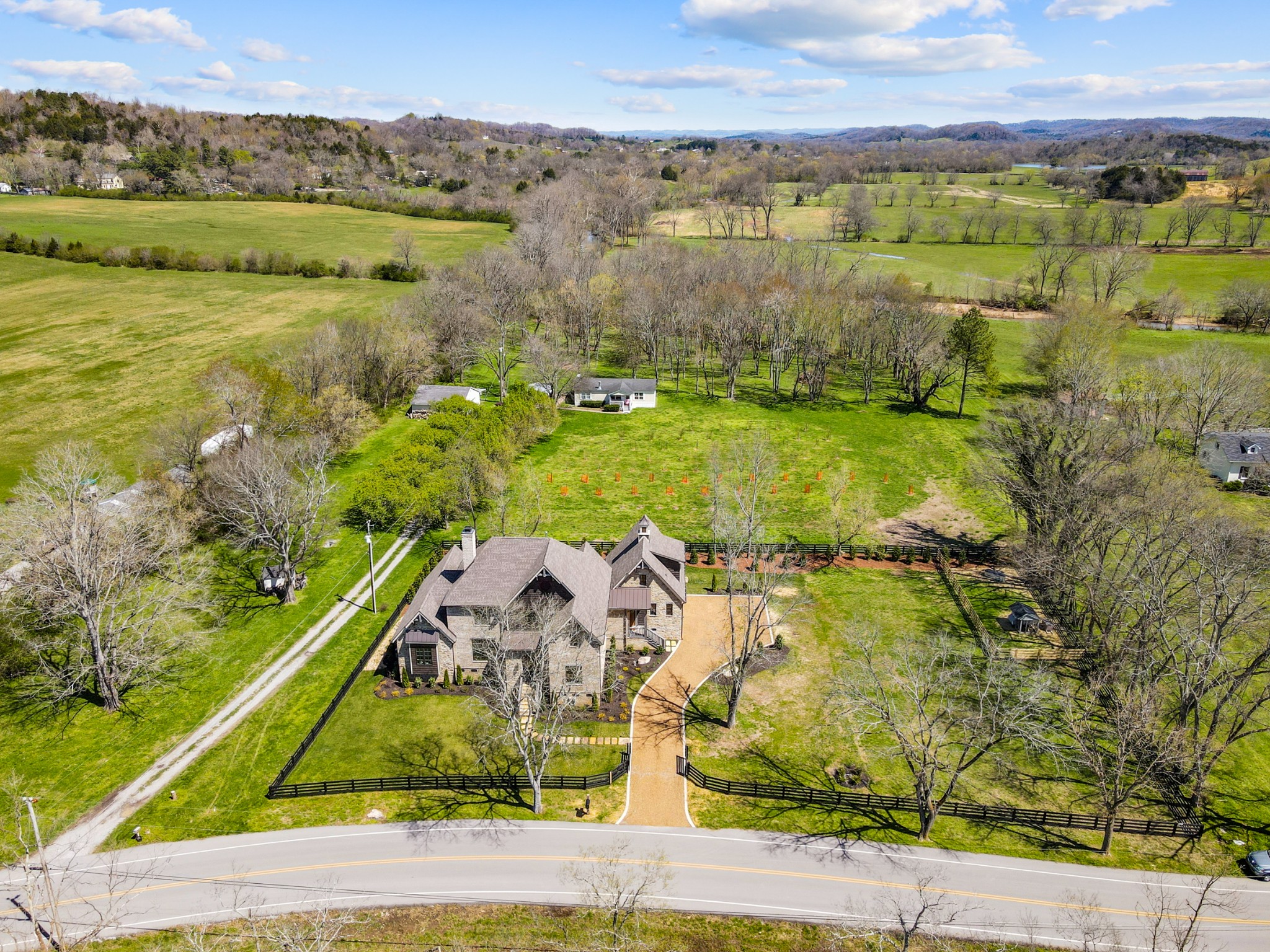 3330 Bailey Road Franklin, TN 37064 - Photo 3 of 37 a view of a city with an ocean