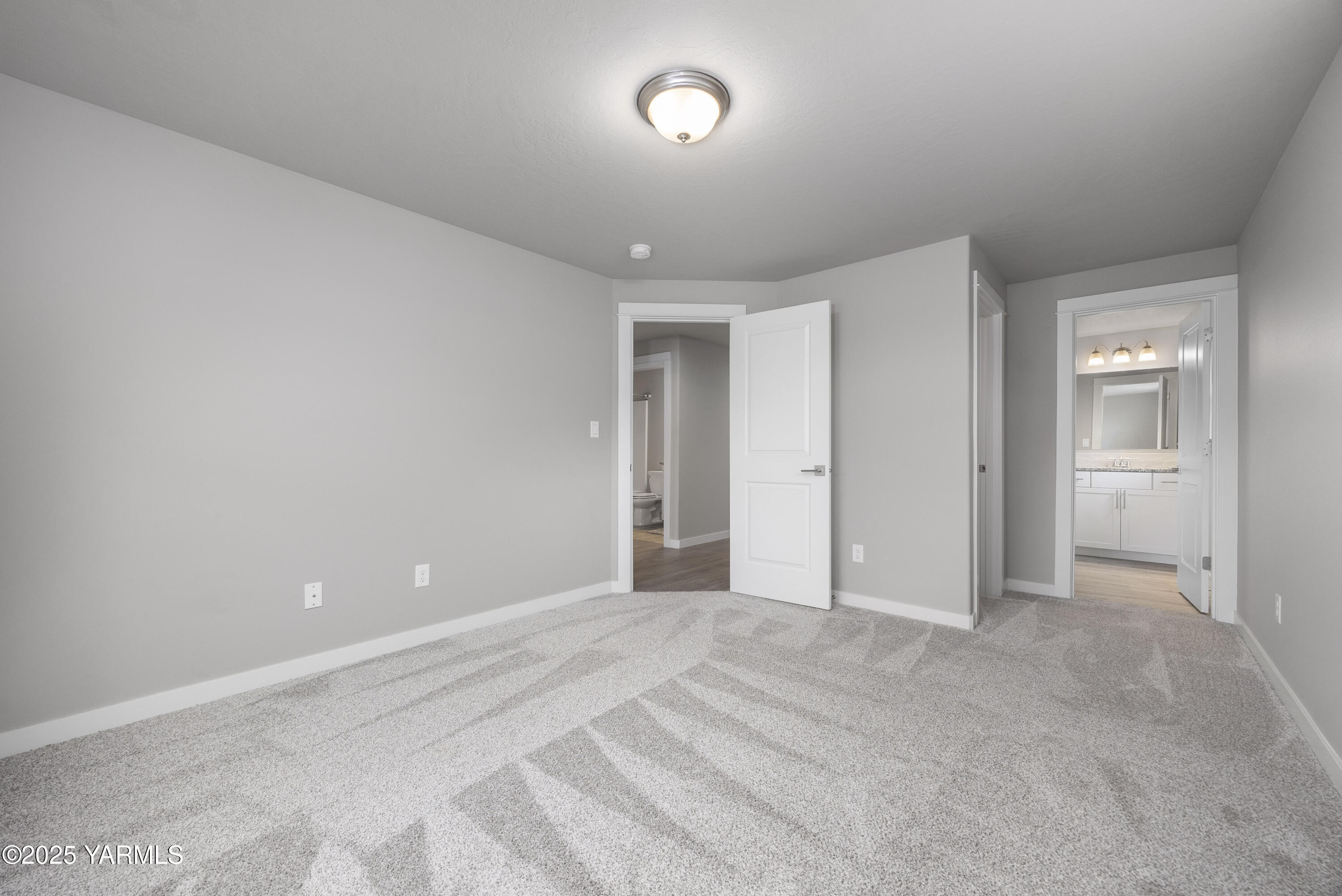 217 Rio Bravo Street Prosser, WA 99350 - Photo 19 of 44 a view of an empty room