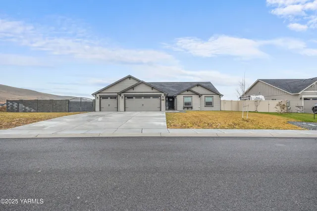 $499,900 | 217 Rio Bravo Street, Prosser, WA 99350