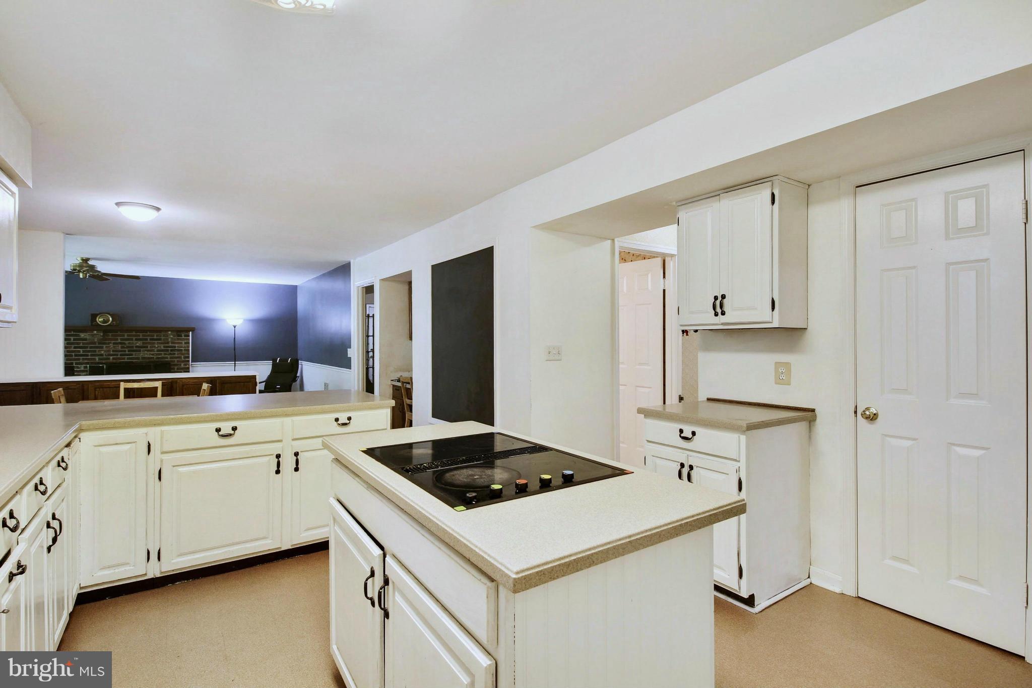 18630 Mink Hollow Road Ashton, MD 20861 - Photo 8 of 30 Kitchen