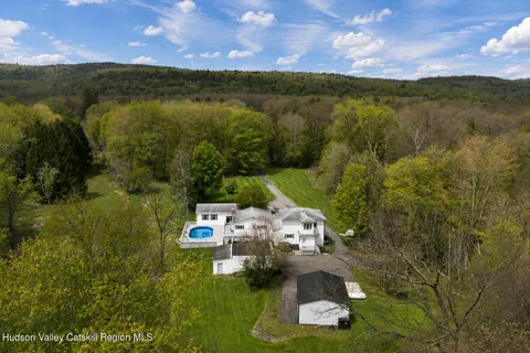 $849,000 | 532 Springtown Road, New Paltz, NY 12561