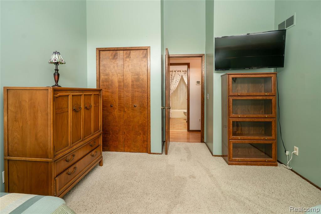 2725 Cooley Lake Road Highland, MI 48356 - Photo 39 of 63