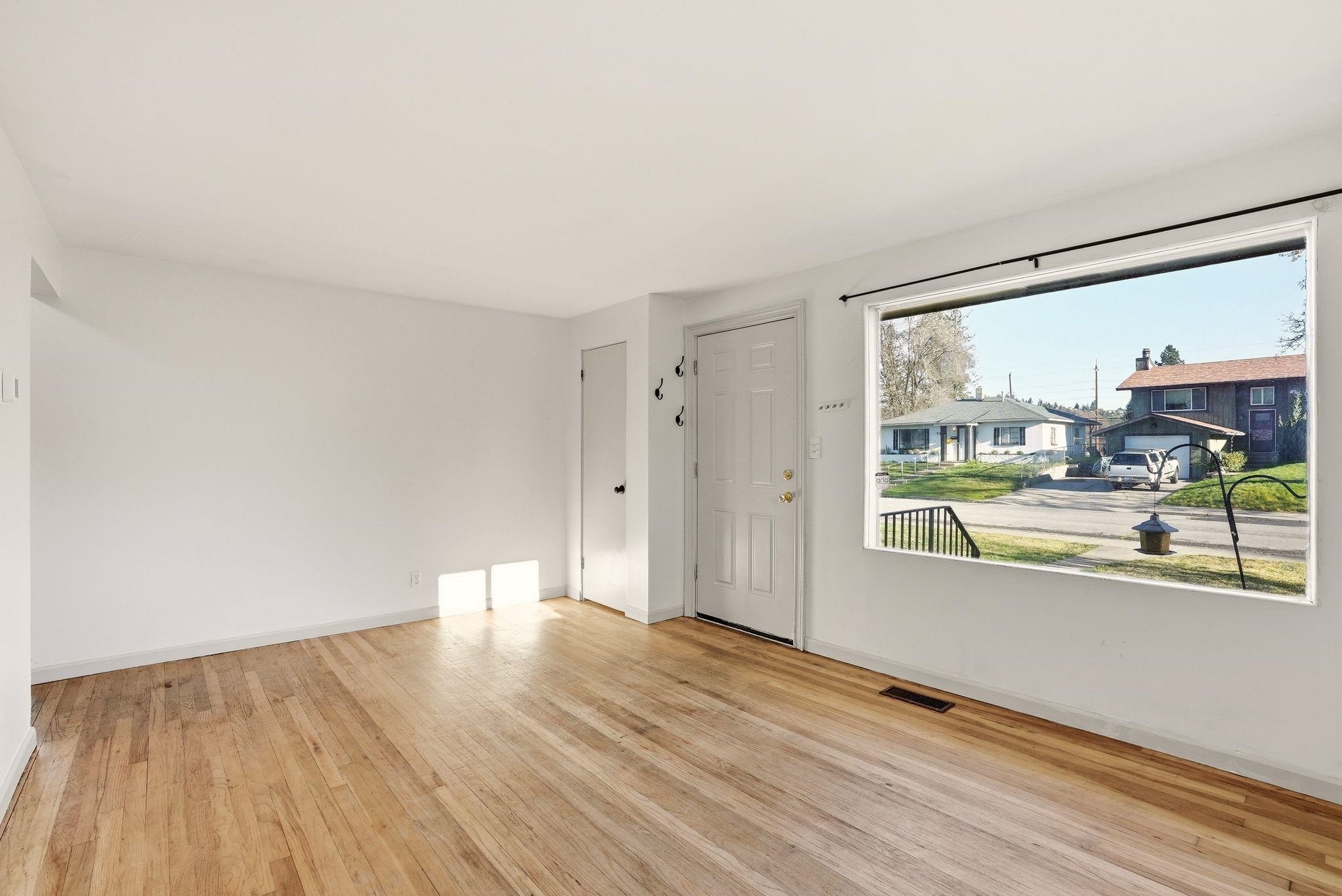 1123 West Decatur Avenue Spokane, WA 99205 - Photo 7 of 35