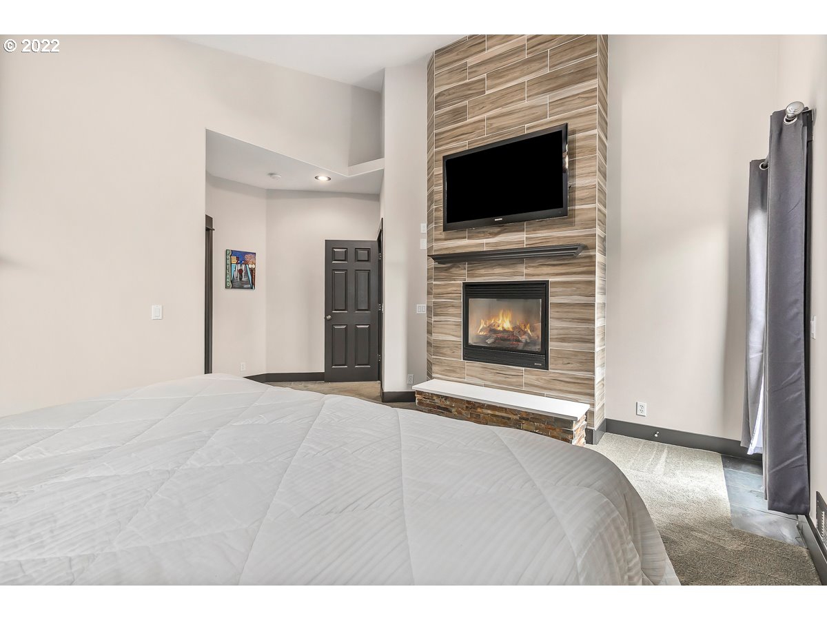 15912 Southeast Venice Ridge Way Damascus, OR 97089 - Photo 11 of 32 Gallery Image 11