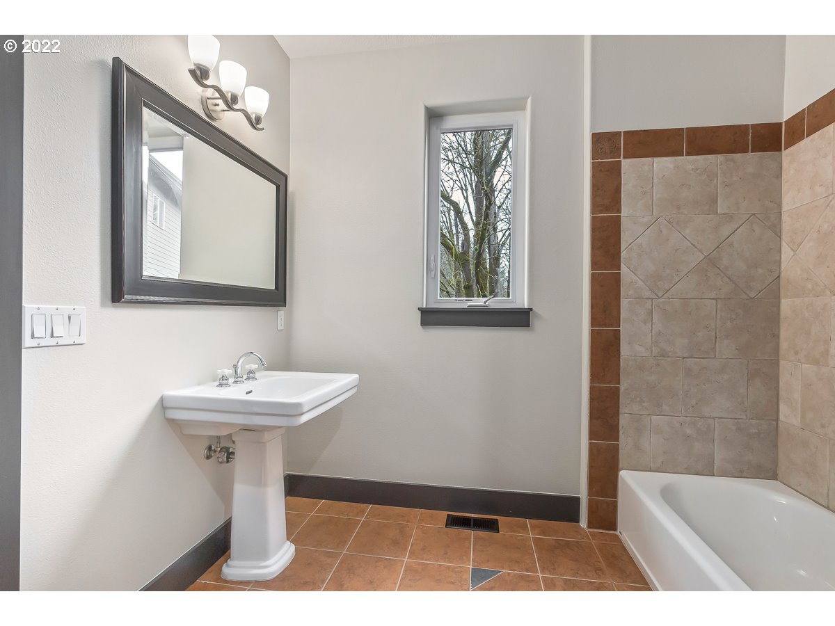 15912 Southeast Venice Ridge Way Damascus, OR 97089 - Photo 19 of 32 Gallery Image 19