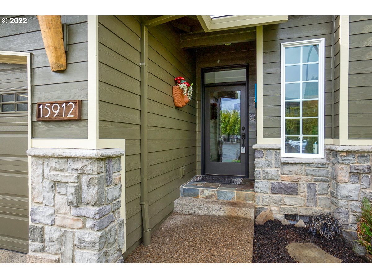 15912 Southeast Venice Ridge Way Damascus, OR 97089 - Photo 2 of 32 Gallery Image 2