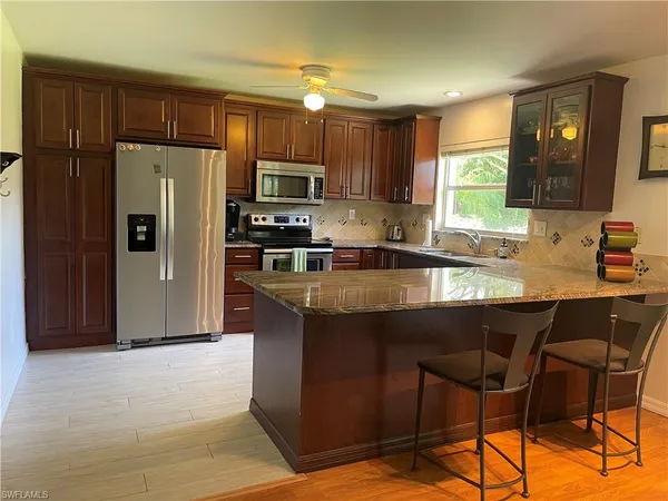 $2,600 | 378 Dover Place, Unit 702, Naples, FL 34104