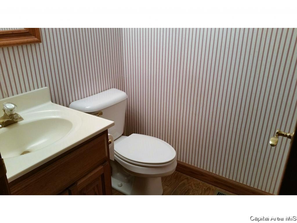 6115 Lovejoy Road Rochester, IL 62563 - Photo 12 of 33 Gallery Image 12