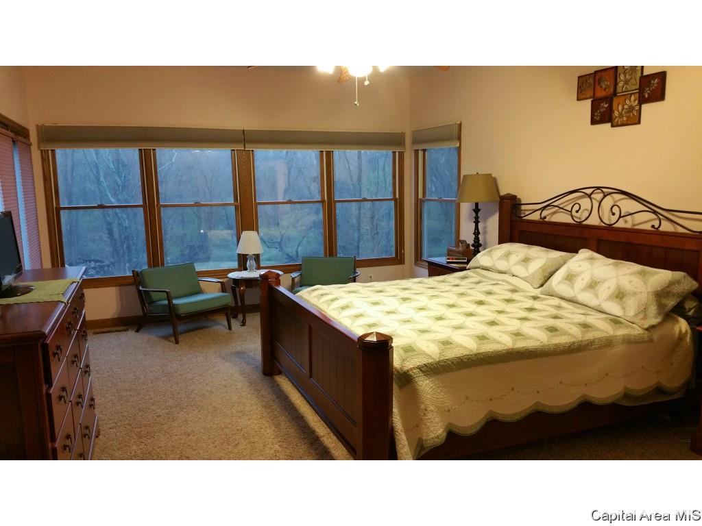 6115 Lovejoy Road Rochester, IL 62563 - Photo 13 of 33 Gallery Image 13