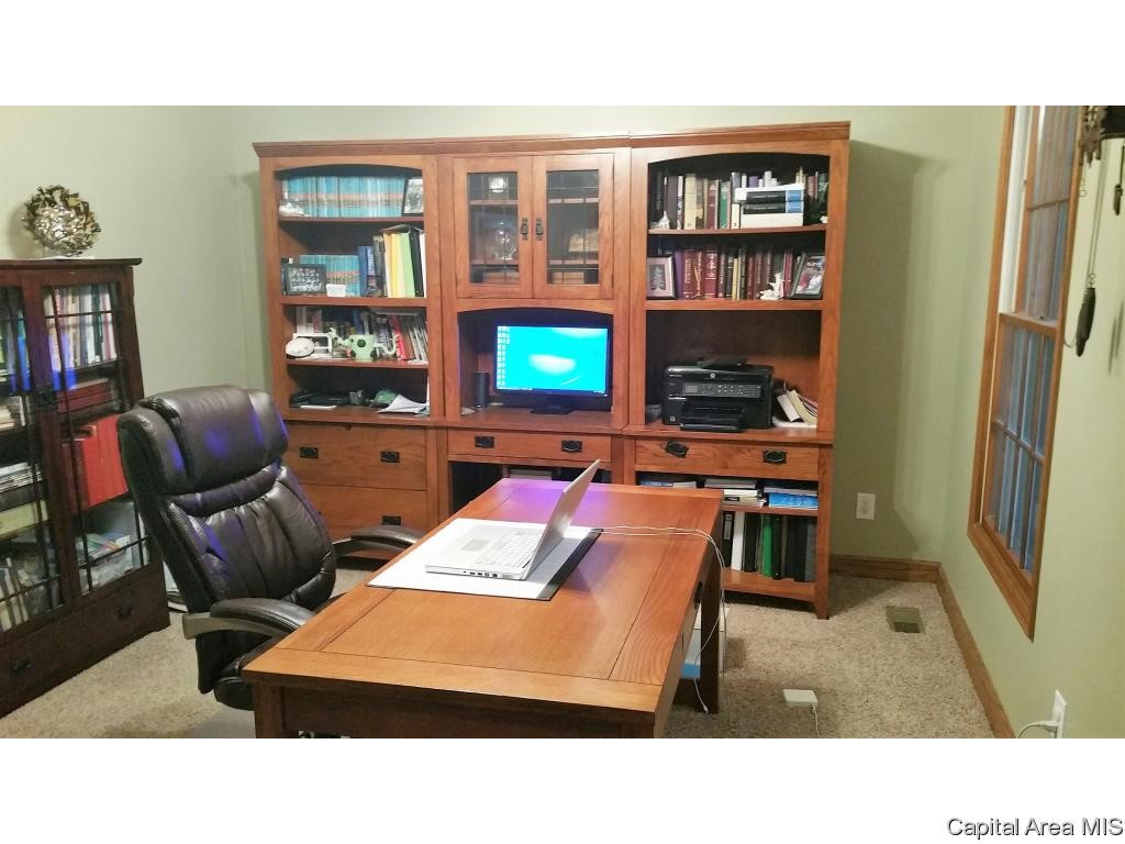 6115 Lovejoy Road Rochester, IL 62563 - Photo 3 of 33 Gallery Image 3
