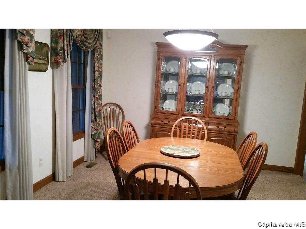 6115 Lovejoy Road Rochester, IL 62563 - Photo 4 of 33 Gallery Image 4