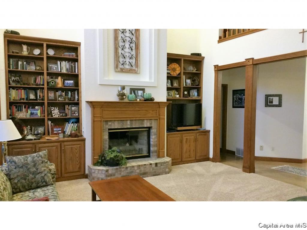 6115 Lovejoy Road Rochester, IL 62563 - Photo 9 of 33 Gallery Image 9