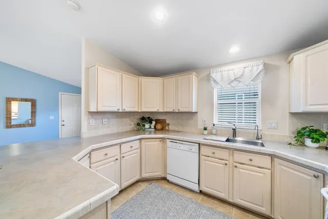 $435,000 | 998 38th Avenue, Unit 9, Santa Cruz, CA 95062