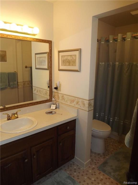 2191 Warrington Road Rochester Hills, MI 48307 - Photo 10 of 17