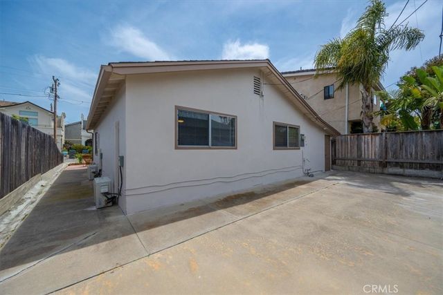 $979,000 | 214 Placentia Avenue, Pismo Beach, CA 93449