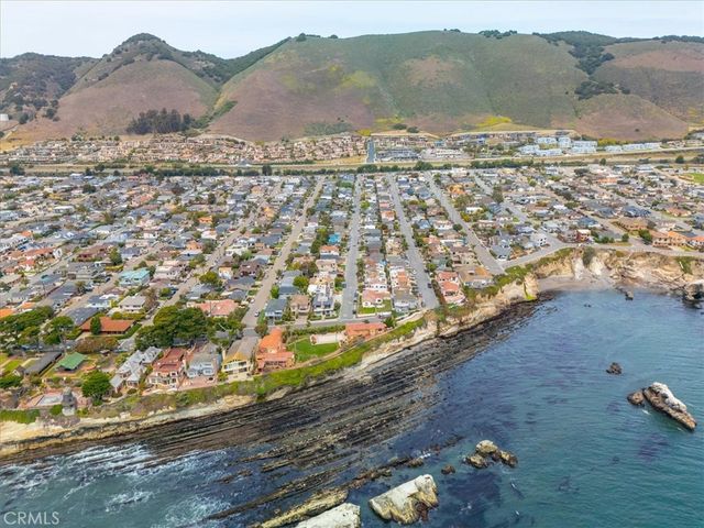 $979,000 | 214 Placentia Avenue, Pismo Beach, CA 93449