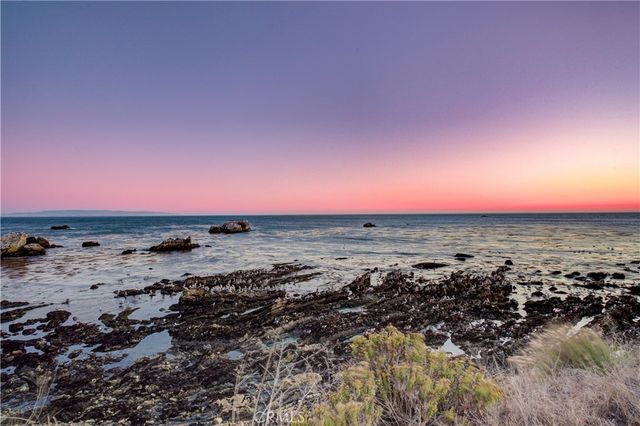 $979,000 | 214 Placentia Avenue, Pismo Beach, CA 93449