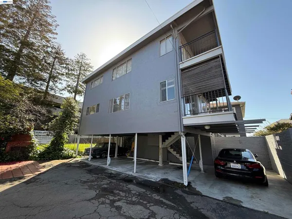 $2,150 | 2418 Ashby Avenue, Berkeley, CA 94705