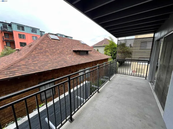 $2,150 | 2418 Ashby Avenue, Berkeley, CA 94705