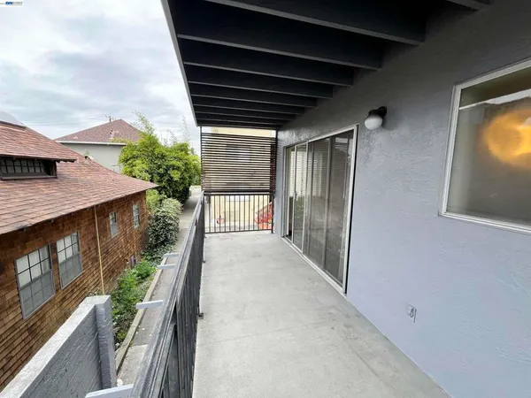 $2,150 | 2418 Ashby Avenue, Berkeley, CA 94705
