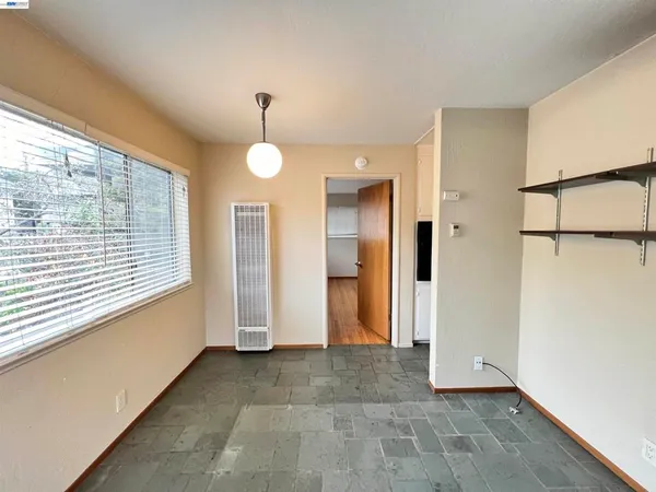$2,150 | 2418 Ashby Avenue, Berkeley, CA 94705