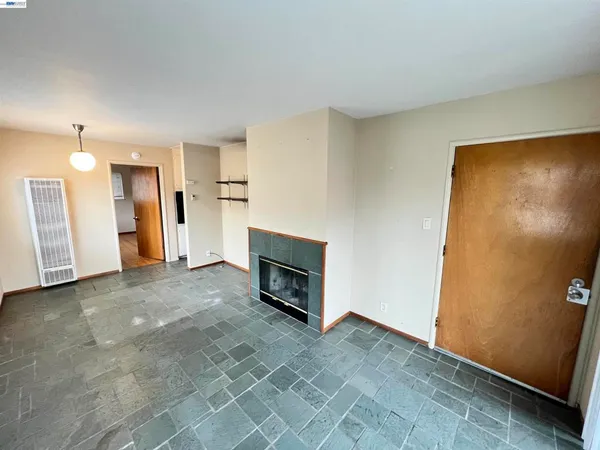 $2,150 | 2418 Ashby Avenue, Berkeley, CA 94705