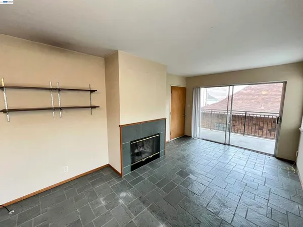 $2,150 | 2418 Ashby Avenue, Berkeley, CA 94705