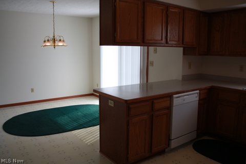 608 Jarvis Road Akron, OH 44319 - Photo 8 of 20 Kitchen