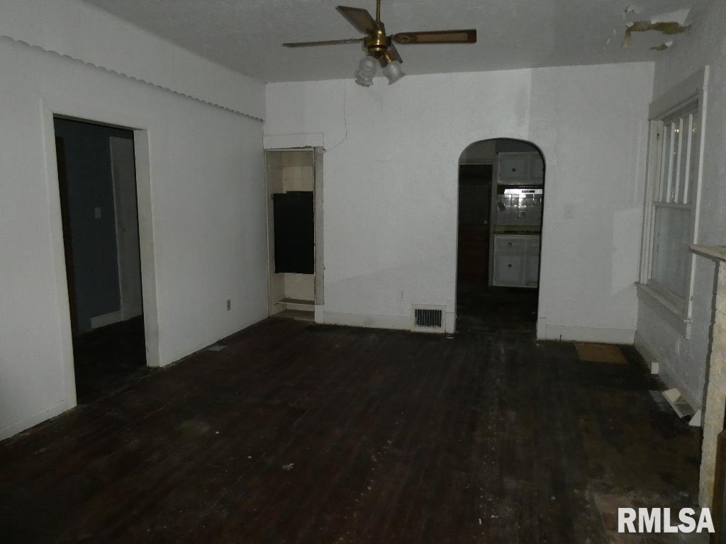 2537 South 10th Street Springfield, IL 62703 - Photo 3 of 16 Gallery Image 3