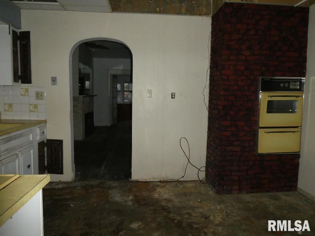 2537 South 10th Street Springfield, IL 62703 - Photo 6 of 16 Gallery Image 6