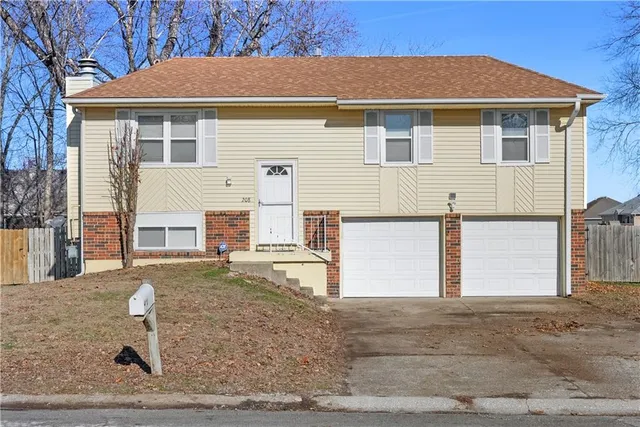 $224,950 | 208 Manor Lane, Buckner, MO 64016