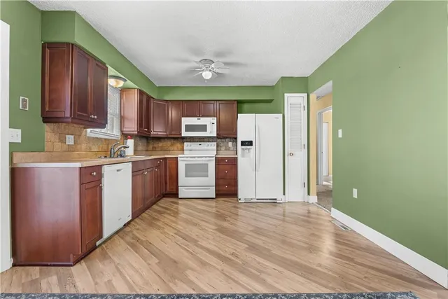 $224,950 | 208 Manor Lane, Buckner, MO 64016