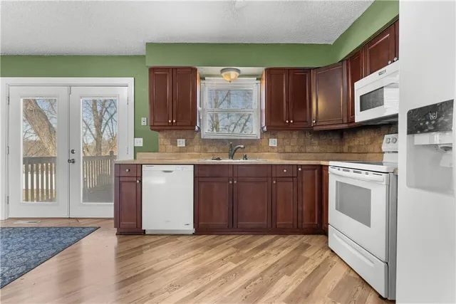 $224,950 | 208 Manor Lane, Buckner, MO 64016