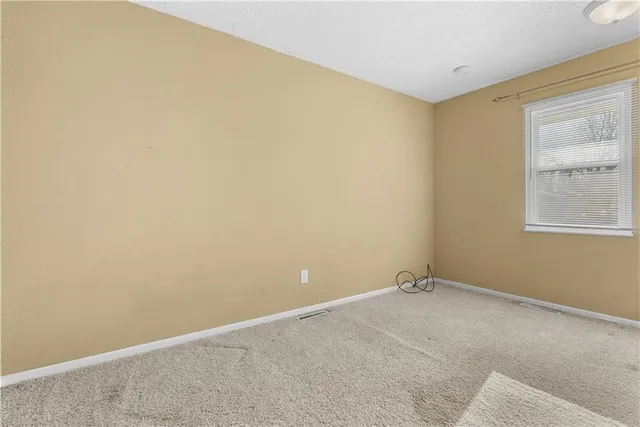 $224,950 | 208 Manor Lane, Buckner, MO 64016