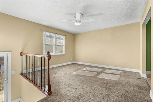 $224,950 | 208 Manor Lane, Buckner, MO 64016