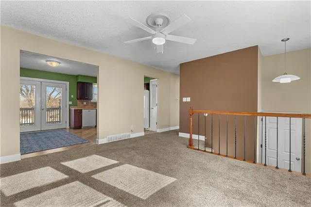 $224,950 | 208 Manor Lane, Buckner, MO 64016