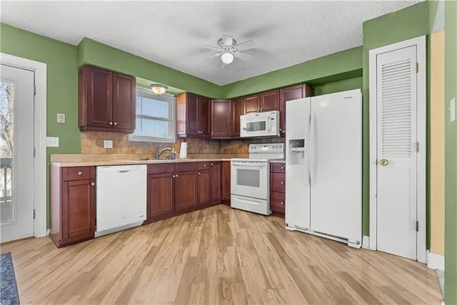 $224,950 | 208 Manor Lane, Buckner, MO 64016