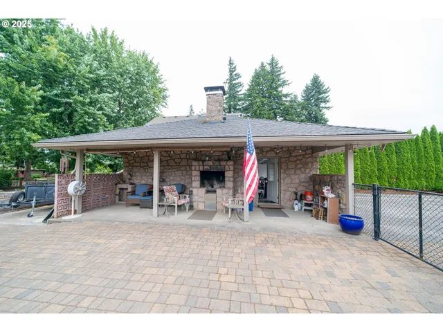 a view of a outdoor space with a patio and sitting area