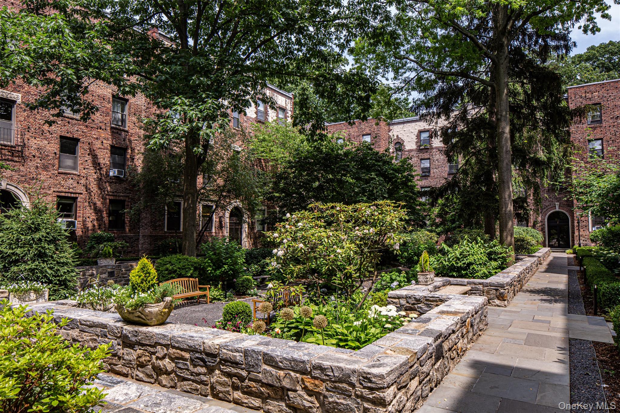 64 Sagamore Road, Unit F3 Bronxville, NY 10708 - Photo 3 of 13