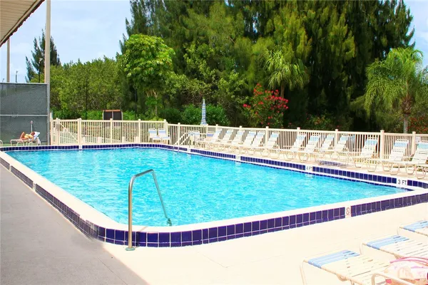 $1,300 | 56 Woodland Drive, Unit 205, Vero Beach, FL 32962