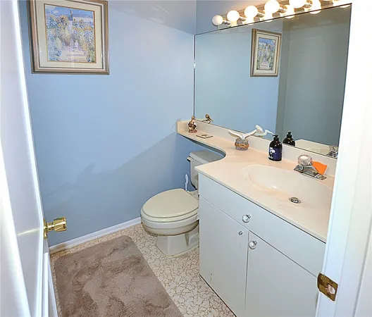 $1,300 | 56 Woodland Drive, Unit 205, Vero Beach, FL 32962