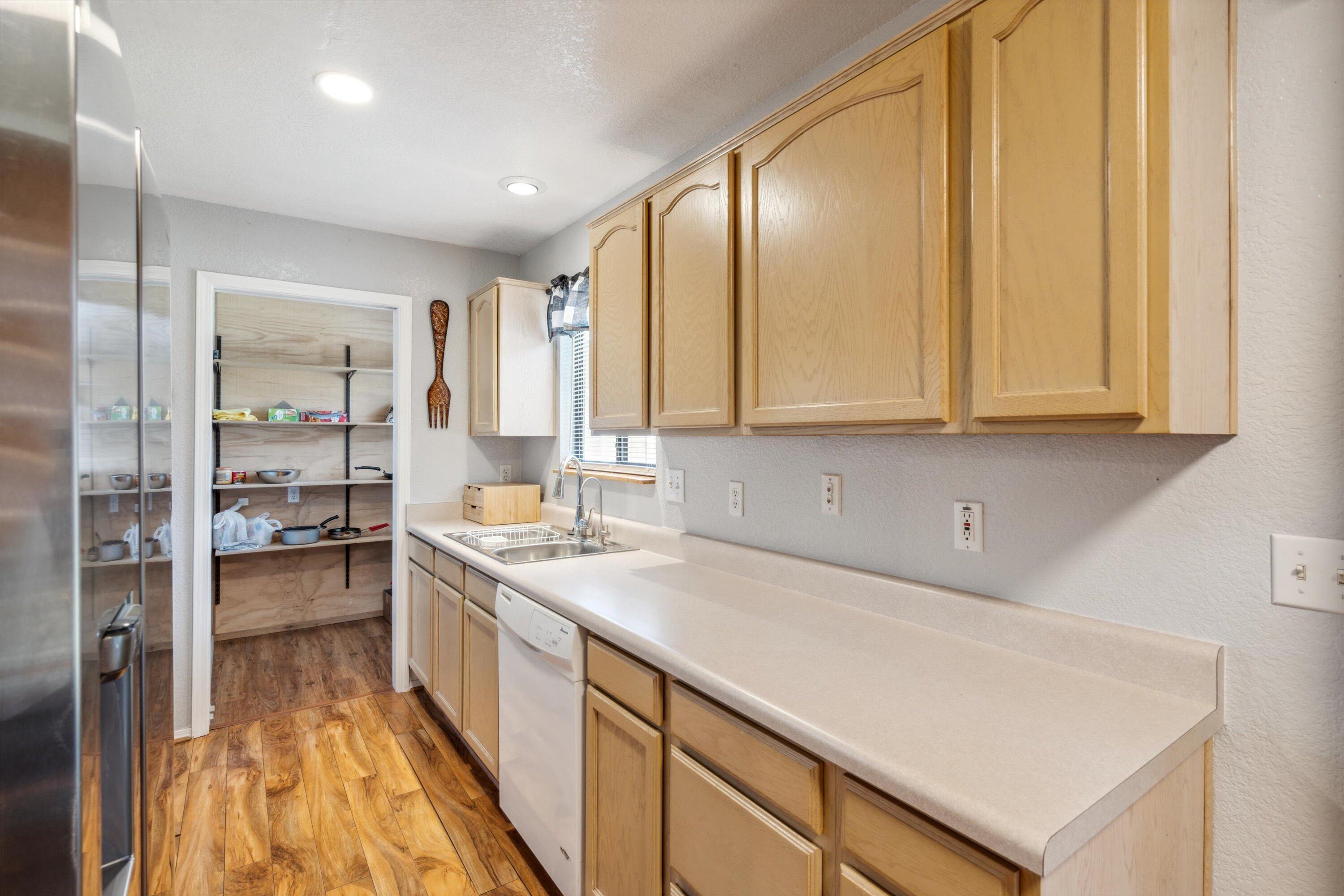 9055 Juniper Road Pine, AZ 85544 - Photo 10 of 39 12-Kitchen