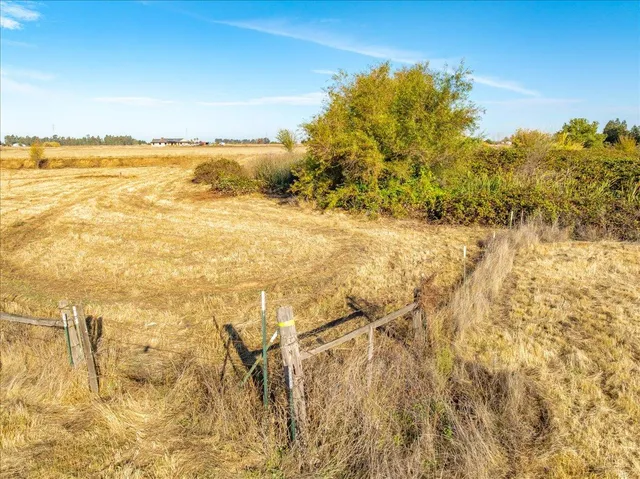 a view of an ocean view