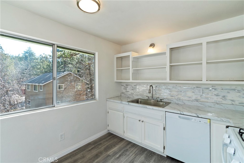 32142 Hunsaker Way Running Springs, CA 92382 - Photo 11 of 47