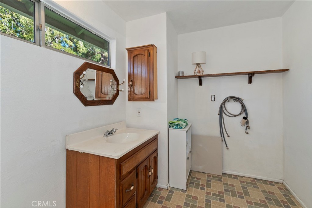 32142 Hunsaker Way Running Springs, CA 92382 - Photo 34 of 47