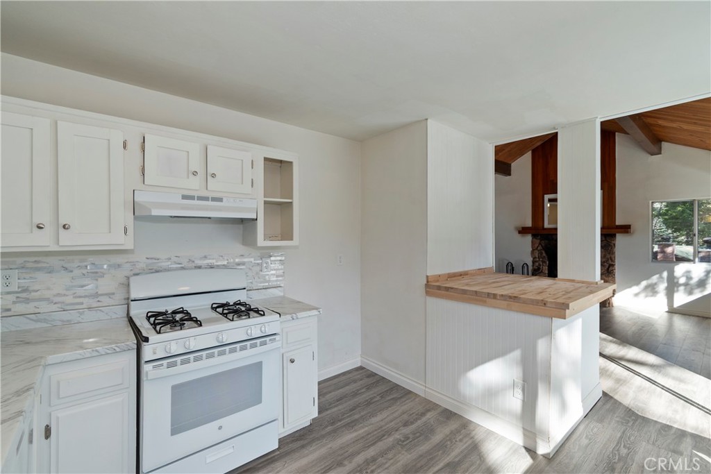 32142 Hunsaker Way Running Springs, CA 92382 - Photo 10 of 47